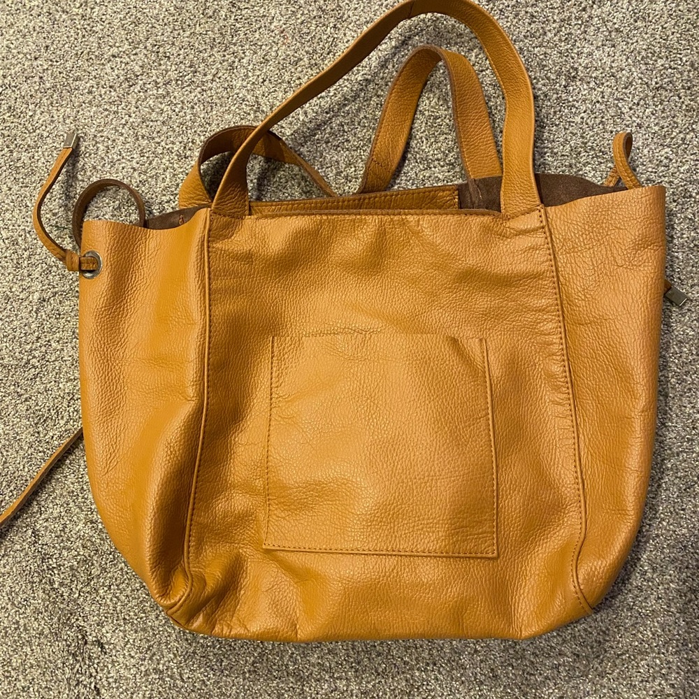 Leather tote bag